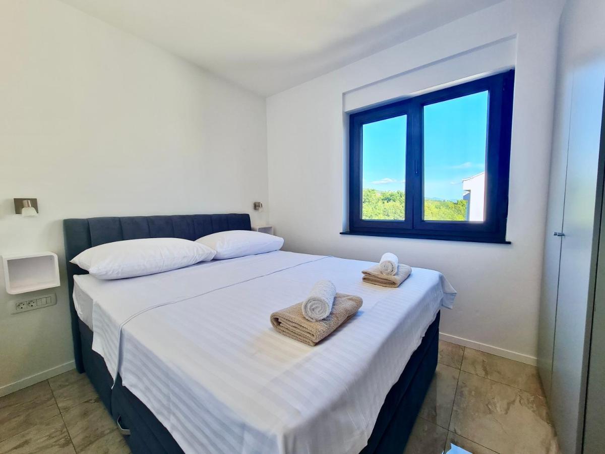 Apartments Sunflower Драмал Екстериор снимка